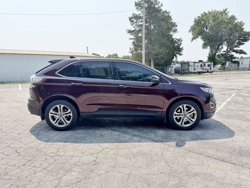 Used 2017 Ford Edge Titanium w/ Equipment Group 301A FWD image 4