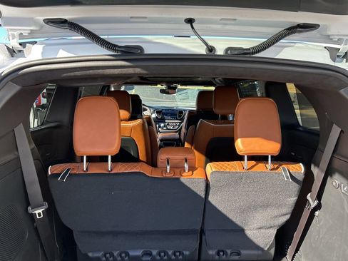 New 2026 Chrysler Pacifica Pinnacle FWD image 29