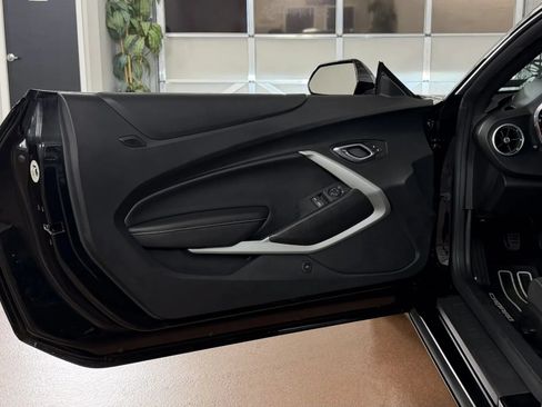 Used 2017 Chevrolet Camaro SS RWD image 14