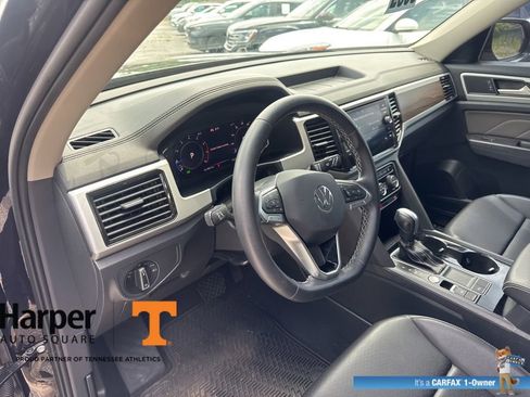 Used 2023 Volkswagen Atlas SE w/ Black Wheel Package FWD image 14