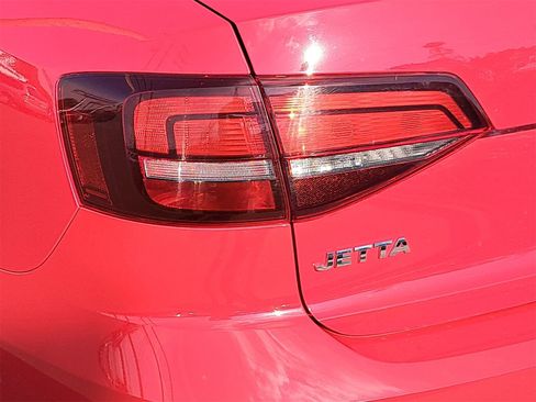 Used 2018 Volkswagen Jetta Wolfsburg Edition image 34