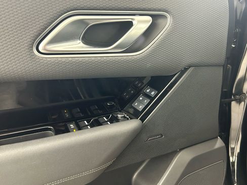 Used 2023 Land Rover Range Rover Velar R-Dynamic S image 24