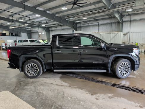 Used 2025 GMC Sierra 1500 Denali Ultimate AWD/4WD image 2