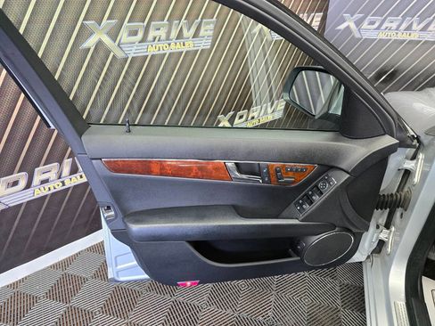 Used 2009 Mercedes-Benz C 300 4MATIC Sedan image 18