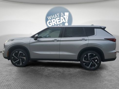 Used 2022 Mitsubishi Outlander ES FWD image 7