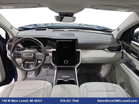 Used 2024 GMC Acadia Denali w/ Super Cruise Package image 9