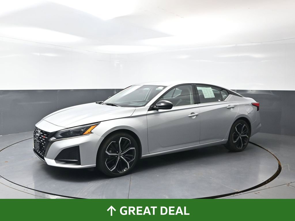 Used 2024 Nissan Altima 2.5 SR FWD image 10