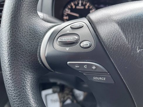 Used 2015 Nissan Pathfinder S image 19