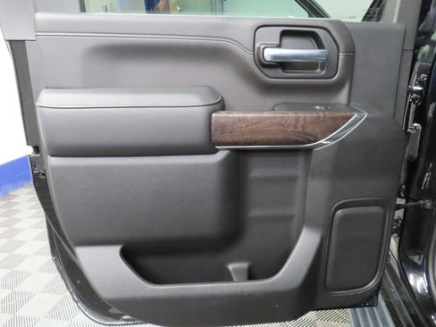 Used 2023 GMC Sierra 2500 Denali w/ Denali Black Diamond Edition AWD/4WD image 84
