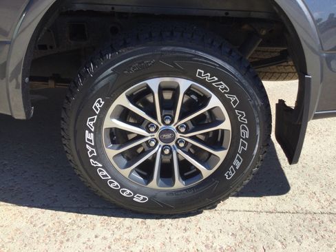 Used 2020 Ford F150 XLT w/ Equipment Group 302A Luxury AWD/4WD image 5