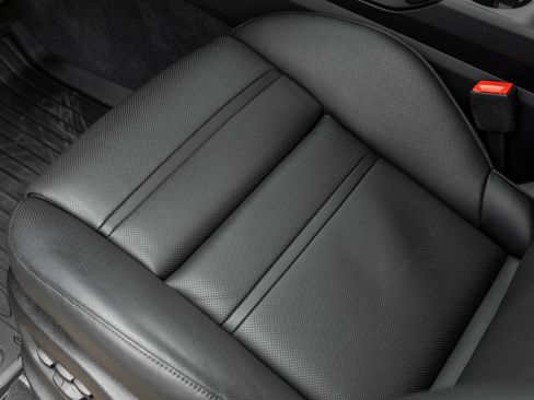 New 2025 Porsche Cayenne Turbo AWD/4WD image 22