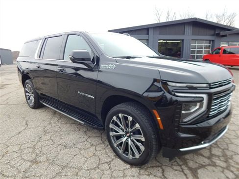 Used 2026 Chevrolet Suburban High Country w/ Sun And Tow Package image 6