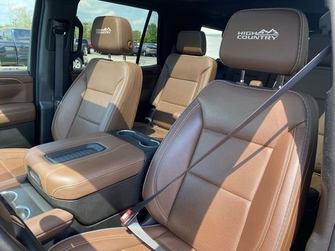 Used 2022 Chevrolet Tahoe High Country w/ LPO, Illumination Package AWD/4WD image 14