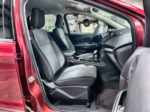 Used 2019 Ford Escape SE FWD image 27