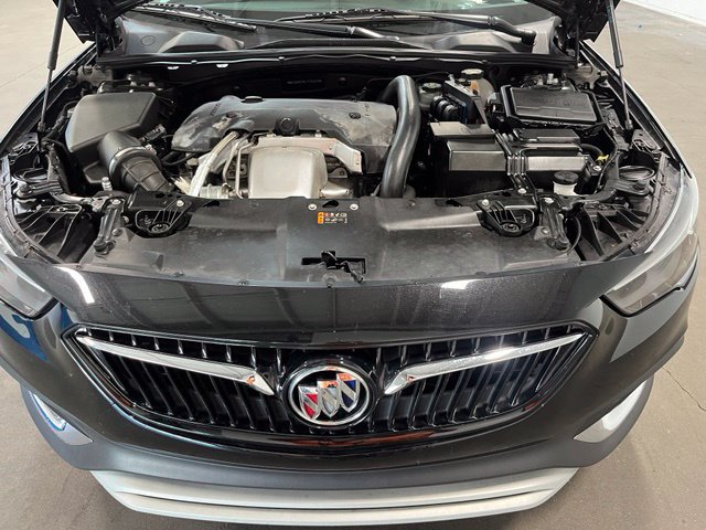 Used 2018 Buick Regal Essence w/ Sights and Sounds Package AWD/4WD image 9