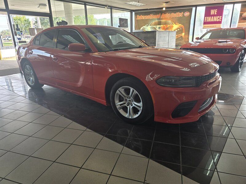 Used 2020 Dodge Charger SXT w/ Leather Interior Group RWD image 3