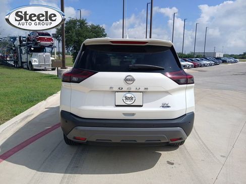 Used 2023 Nissan Rogue SV FWD image 16