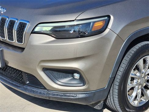 Used 2019 Jeep Cherokee Latitude Plus image 9