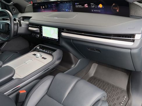 Used 2025 Lincoln Navigator L Reserve w/ Jet Appearance Package image 38