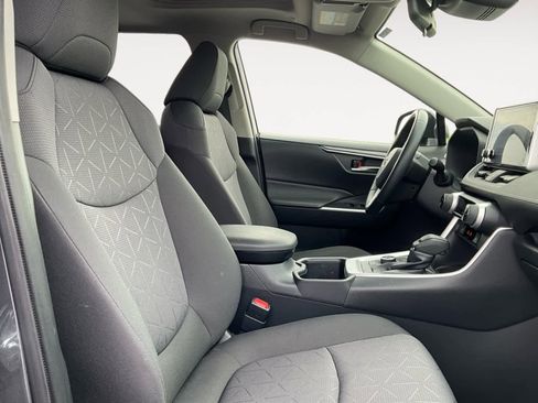 Used 2023 Toyota RAV4 XLE w/ Convenience Package image 16