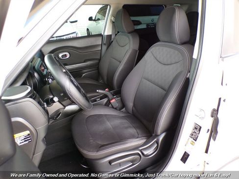Used 2015 Kia Soul FWD image 15