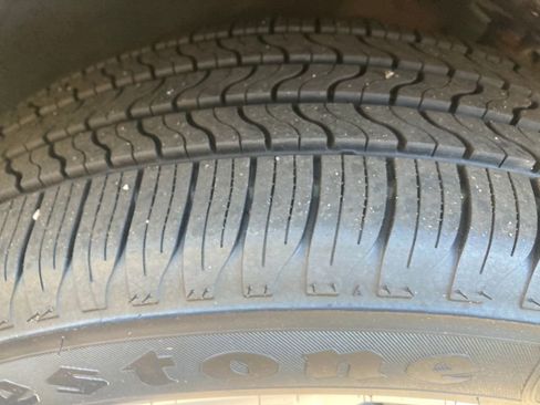 Used 2022 Chevrolet Equinox LT w/ Driver Convenience Package image 32