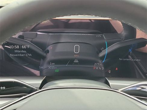 Used 2025 Cadillac Lyriq Luxury image 11