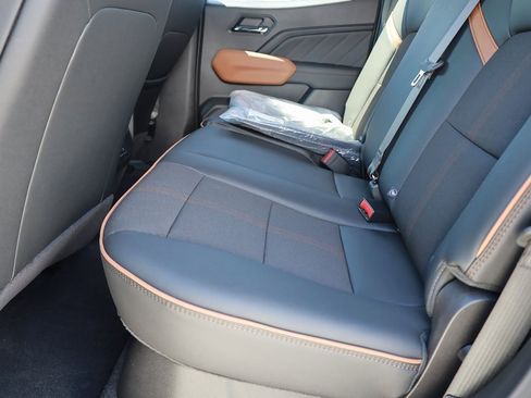 New 2025 GMC Canyon AT4 w/ Nightfall Edition image 18