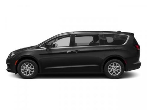 Used 2017 Chrysler Pacifica Touring image 3