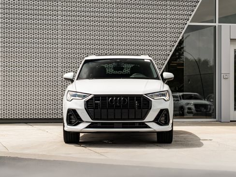 Certified 2023 Audi Q3 2.0T Premium Plus w/ Premium Plus Package AWD/4WD image 34