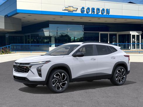 New 2026 Chevrolet Trax RS w/ Driver Confidence Package image 2