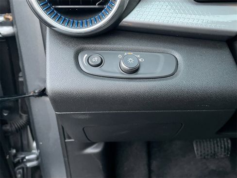 Used 2024 Chevrolet Trax LT image 10