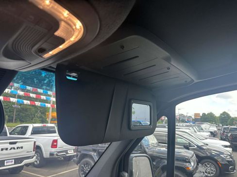 Used 2022 Mercedes-Benz Sprinter 3500 image 20