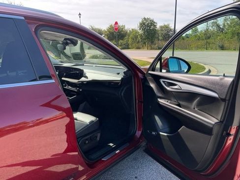 Used 2024 Buick Envision Avenir AWD/4WD image 17