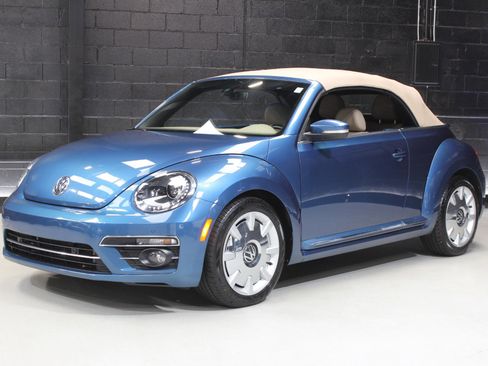 Used 2018 Volkswagen Beetle 2.0T SE w/ SE Premium Package image 8