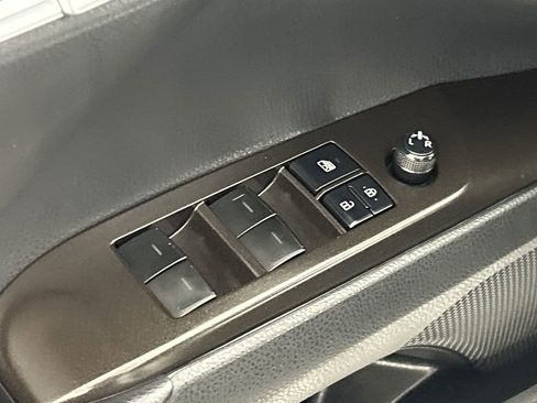 Used 2021 Toyota Camry LE image 19