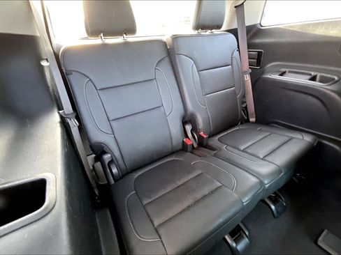 Used 2023 GMC Acadia SLT image 27