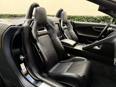 Used 2020 Jaguar F-TYPE image 21