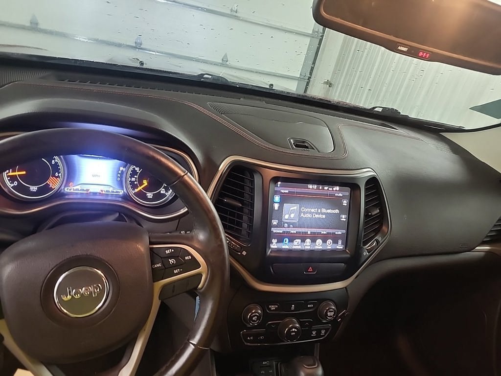 Used 2014 Jeep Cherokee Trailhawk w/ Leather Interior Group AWD/4WD image 8