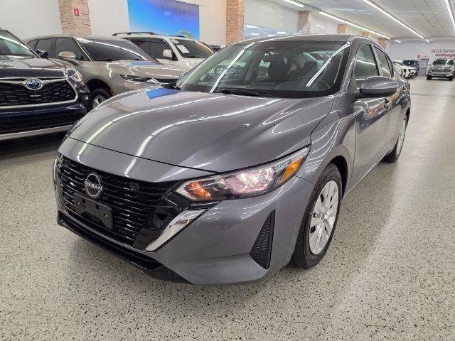 Used 2024 Nissan Sentra S FWD image 2