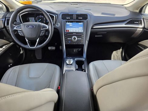 Used 2018 Ford Fusion Titanium image 11
