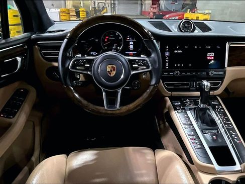 Used 2020 Porsche Macan Turbo AWD/4WD image 12