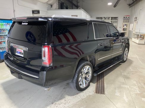 Used 2017 GMC Yukon XL Denali w/ Open Road Package AWD/4WD image 12