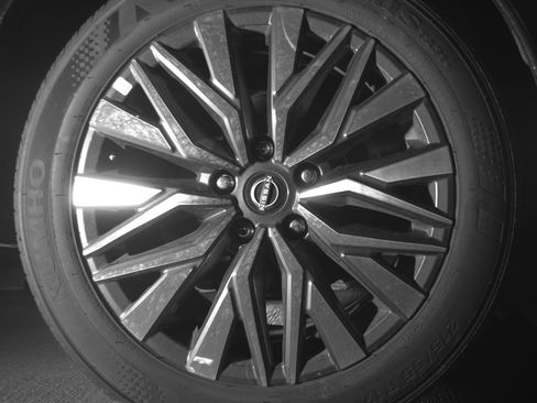Used 2025 Nissan Altima 2.5 SV FWD image 15