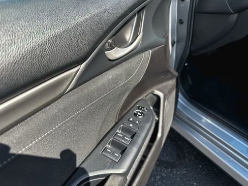 Used 2019 Honda Civic EX image 15
