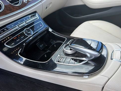 Certified 2018 Mercedes-Benz E 300 4MATIC image 18