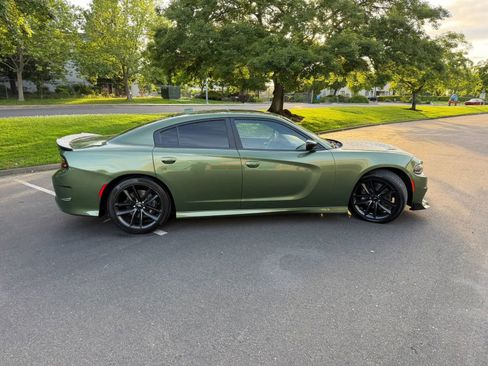 Used 2019 Dodge Charger R/T w/ Plus Group RWD image 10