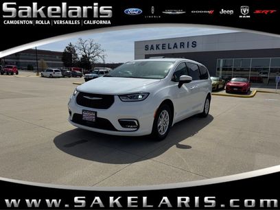 Used 2023 Chrysler Pacifica Touring-L