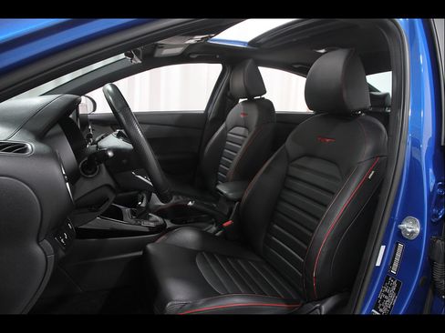 Used 2022 Kia Forte GT FWD image 5