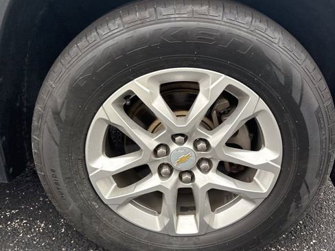 Used 2020 Chevrolet Traverse LT image 12